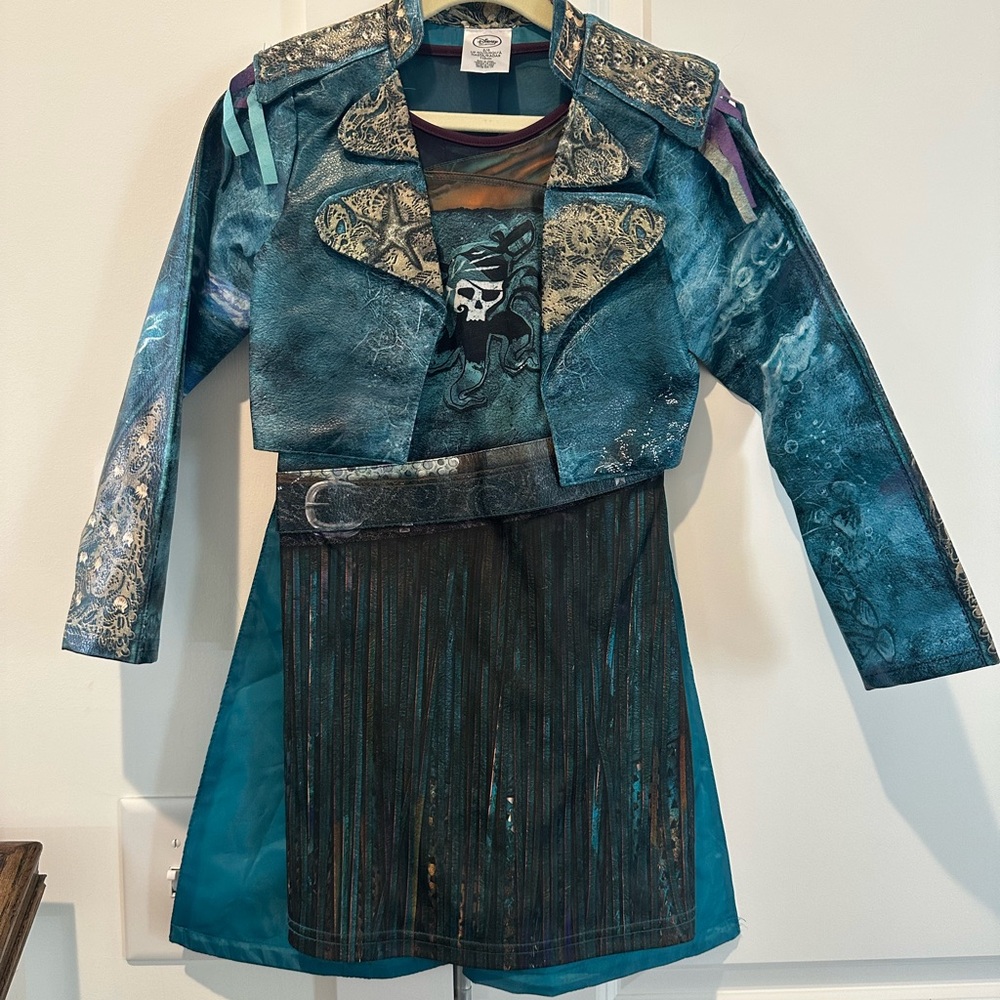 Disney Store Uma Descendants Costume 5/6